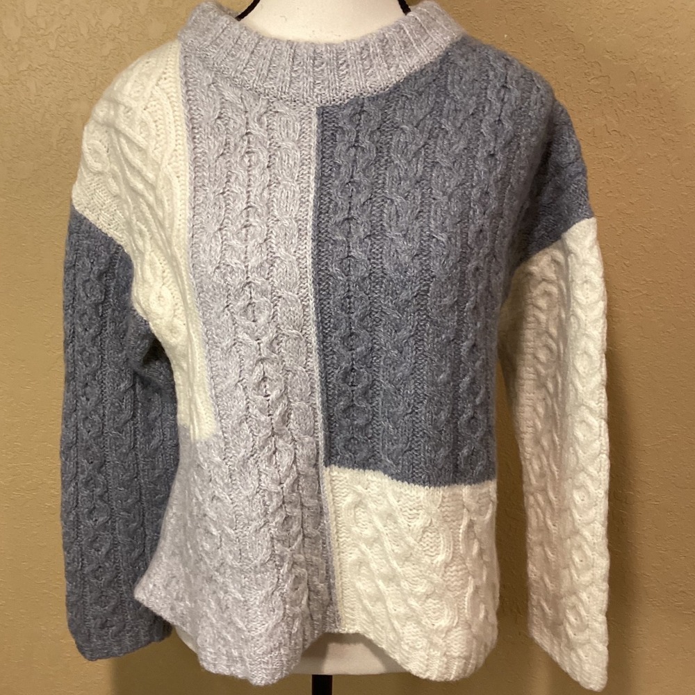 BLARNEY WOOLEN MILLS 100% Supersoft Merino Wool Ivory/Blue/Powder Blue Size Med
